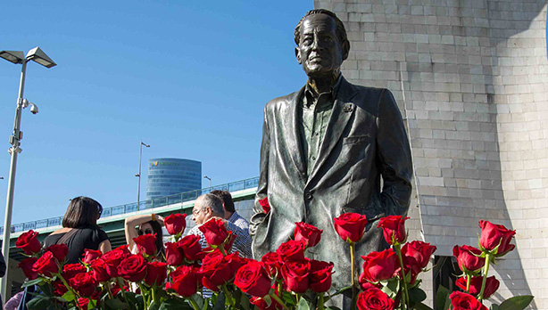 Ramón Rubialen estatua