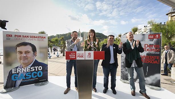 Idoia Mendia, Denis Itxaso y Ernesto Gasco cierran la campaa Socialista en Donostia