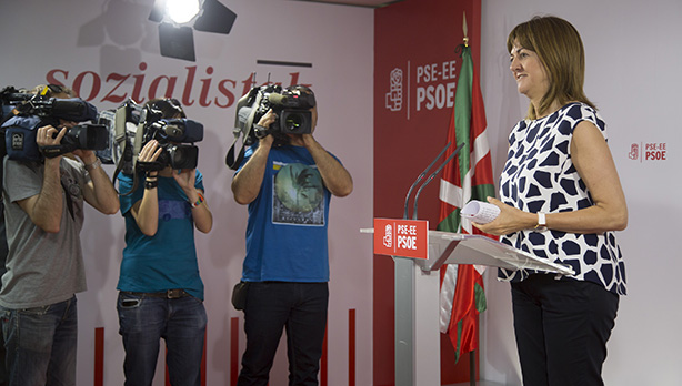 Idoia Mendia durante la rueda de prensa [Fotos: Socialistas Vascos]
