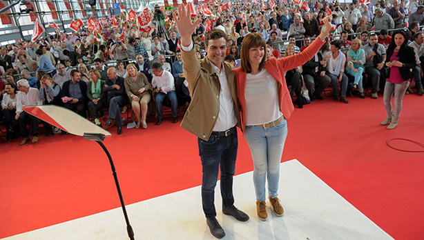 Idoia Mendia y Pedro Snchez en La Fiesta de la ROsa en Durango. [Foto: PSOE]