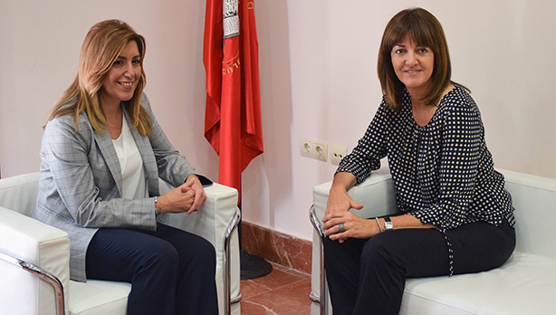Idoia Mendia eta Susana Daz, Andaluziako PSOEren egoitza probintzialean (Sevilla). [Argazkia: PSOE-A]