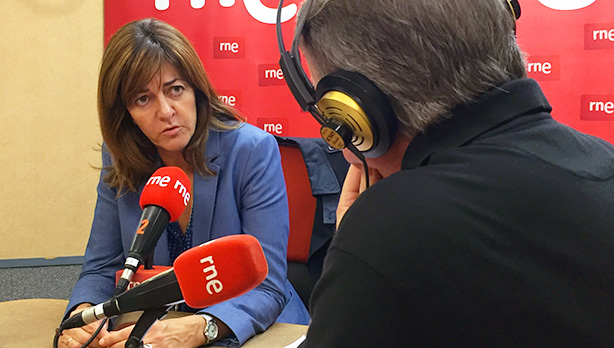 La Secretaria General de los Socialistas Vascos, Idoia Mendia, durante la entrevista en RNE. [Foto: Socialistas Vascos]