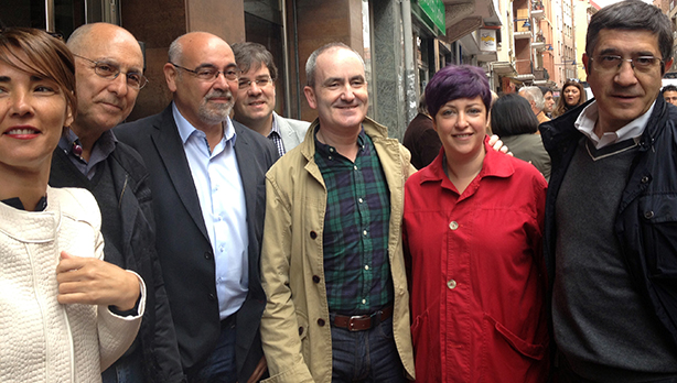 Patxi López, Eider Gardiazabal, Alfonso García, Joséan Pastor, Iñaki Egaña, Rodolfo Ares eta Begoña Gil, Barakaldoko Herriaren Taberna berriz inauguratzeko-ekitaldian