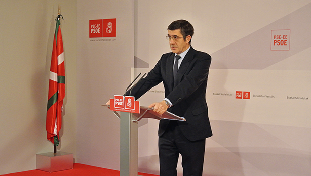 Patxi Lpez durante la rueda de prensa en la que ha explicado los motivos de la abstencin del PSE-EE en la votacin de los Presupuestos para 2014