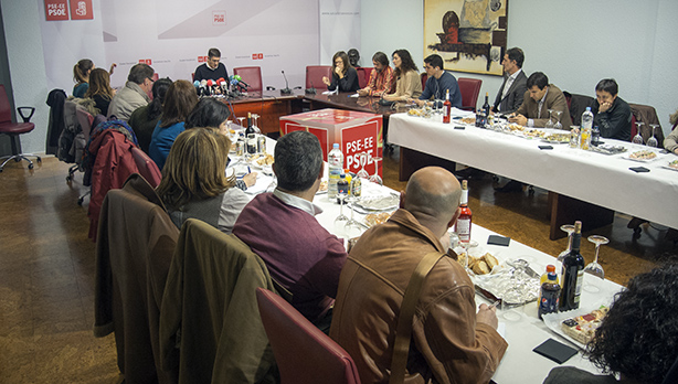 Patxi Lpez durante la rueda de prensa en la que ha explicado los motivos de la abstencin del PSE-EE en la votacin de los Presupuestos para 2014