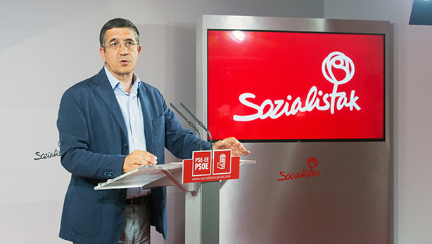 Patxi Lpez durante la rueda de prensa que ha ofrecido esta tarde en Bilbao. (Foto Socialistas Vascos)