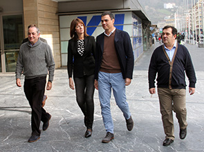 Pedro Snchez e Idoia Mendia han participado en la Asamblea Abierta que se ha celebrado en Donostia. [Foto: Socialistas Vascos]