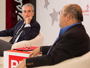 Ramn Jaregui, junto a Txarli Prieto durante el encuentro que ha mantenido con sindicatos en Vitoria-Gasteiz. (Foto: Socialistas Vascos)