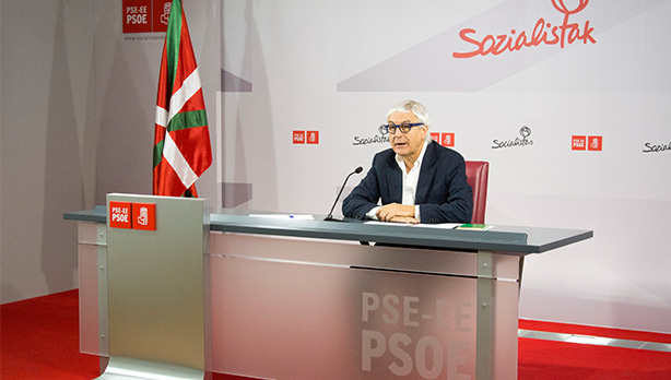 Vicente Reyes durante la rueda de prensa que ha ofrecido esta maana en la sede del PSE-EE en Bilbao. [Foto: Socialistas Vascos]