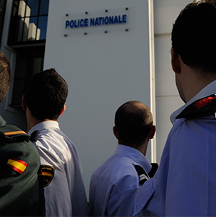Poliziarekiko onarpena