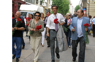 Junto a Pilar Unzalu, Consejera de Medio Ambiente y Txarli Prieto, Secretario General de los Socialistas Alaveses